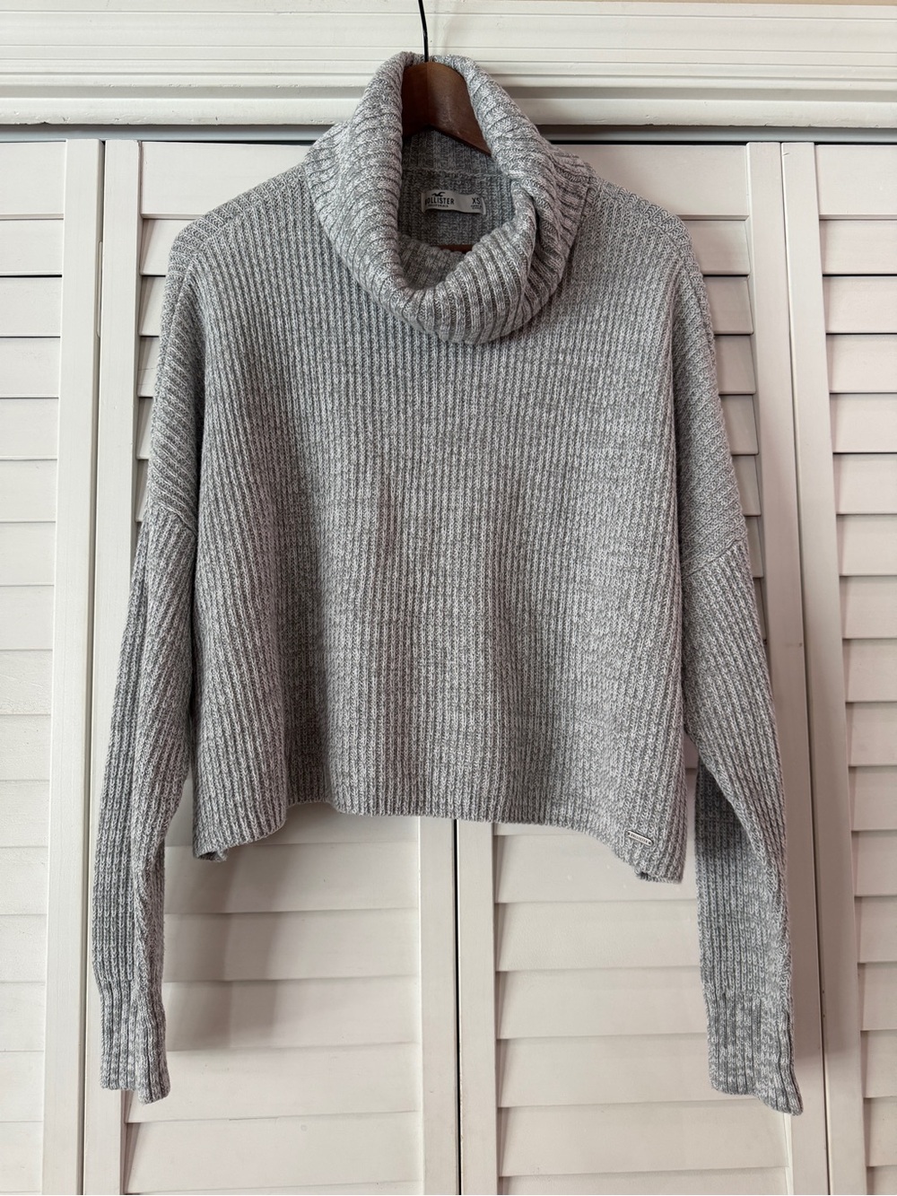 Hollister Gray Ribbed Cowl Neck Cropped Sweater - Si